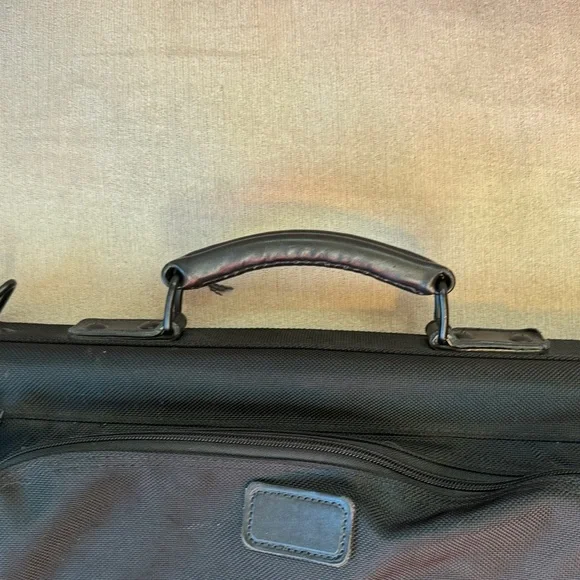 Tumi Black Luggage Travel Bag Durable Nylon - Picture 8 of 14